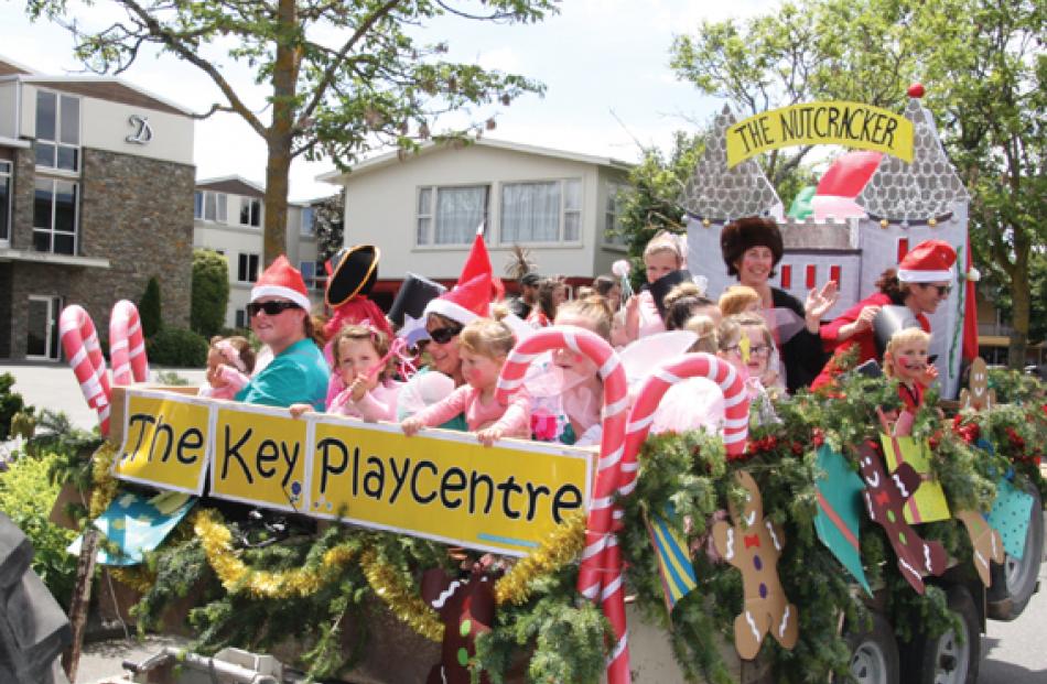 赢得漂浮,The Key Playre在Te Anau Santa Parade的第六年成功。 ...