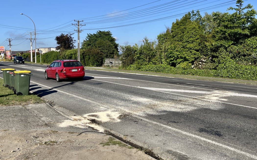 The crash scene on Friday morning. Photo: RNZ / Dan Jones