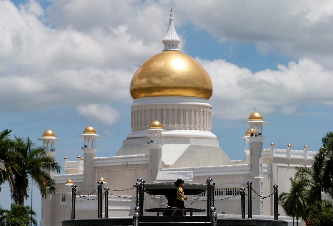 The Sultan Omar Ali Saifuddien Mosque, one of the landmarks of Bandar Seri Begawan in Brunei....