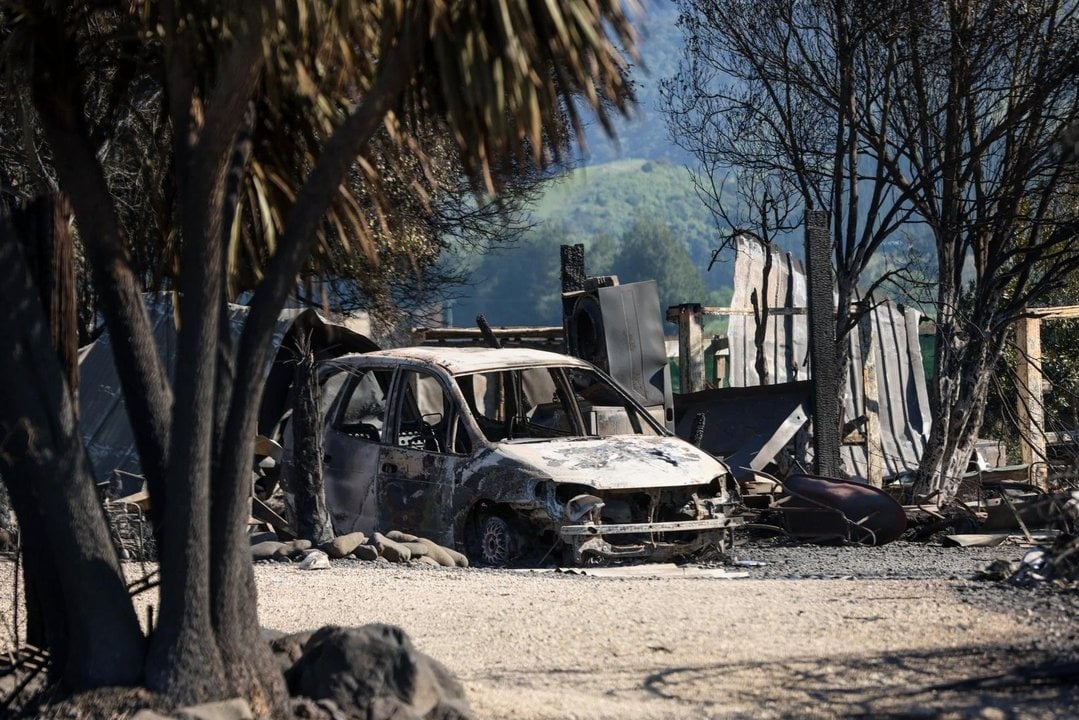 A car burnt out by the Kaikōura fires. Photo: RNZ