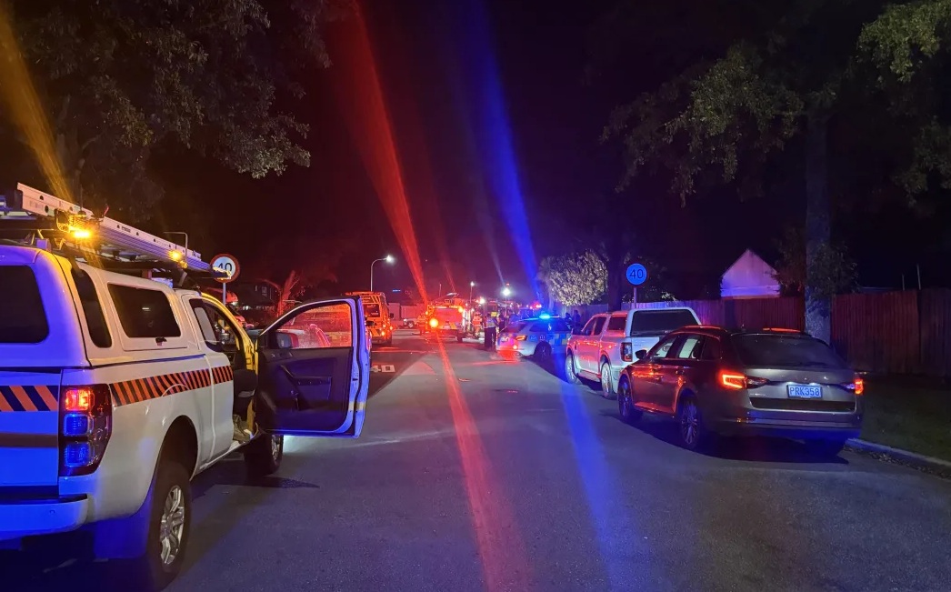 Emergency services at the scene last night. Photo: RNZ 