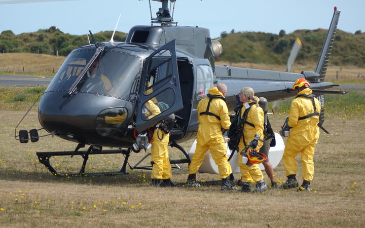 The recovery teams returned to Whakatāne Airport after a fruitless search this morning. Photo: RNZ