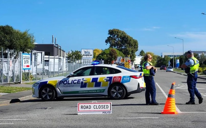 The police cordon at Sheffield Cres. Photo: RNZ/Anna Sargent