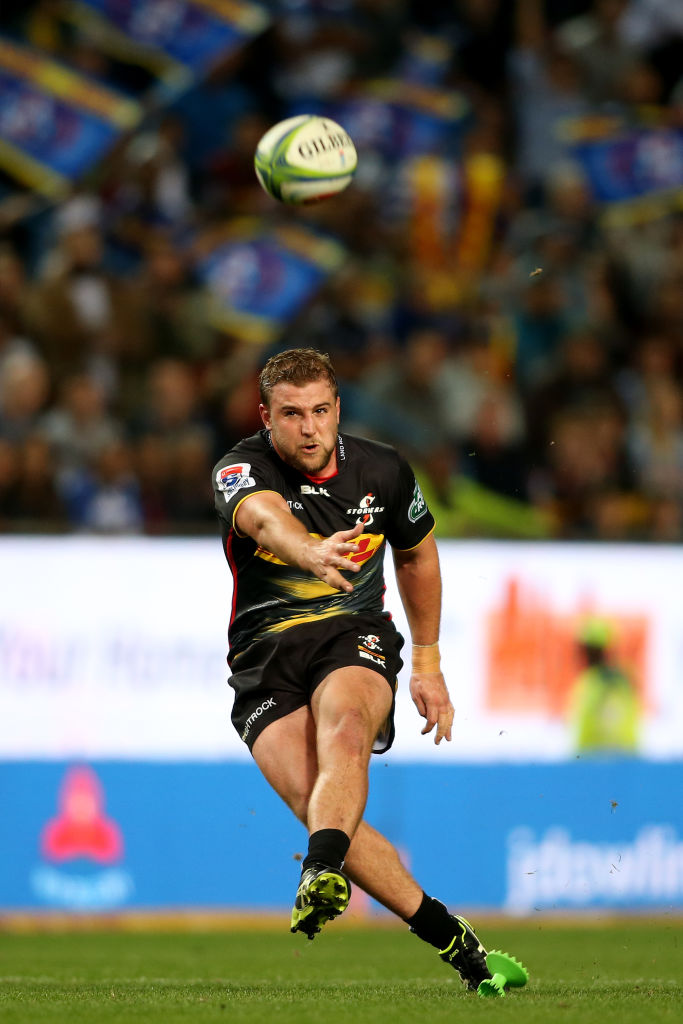 Jean-Luc du Plessis kicks a penalty kick to draw the game. Photo: Getty Images