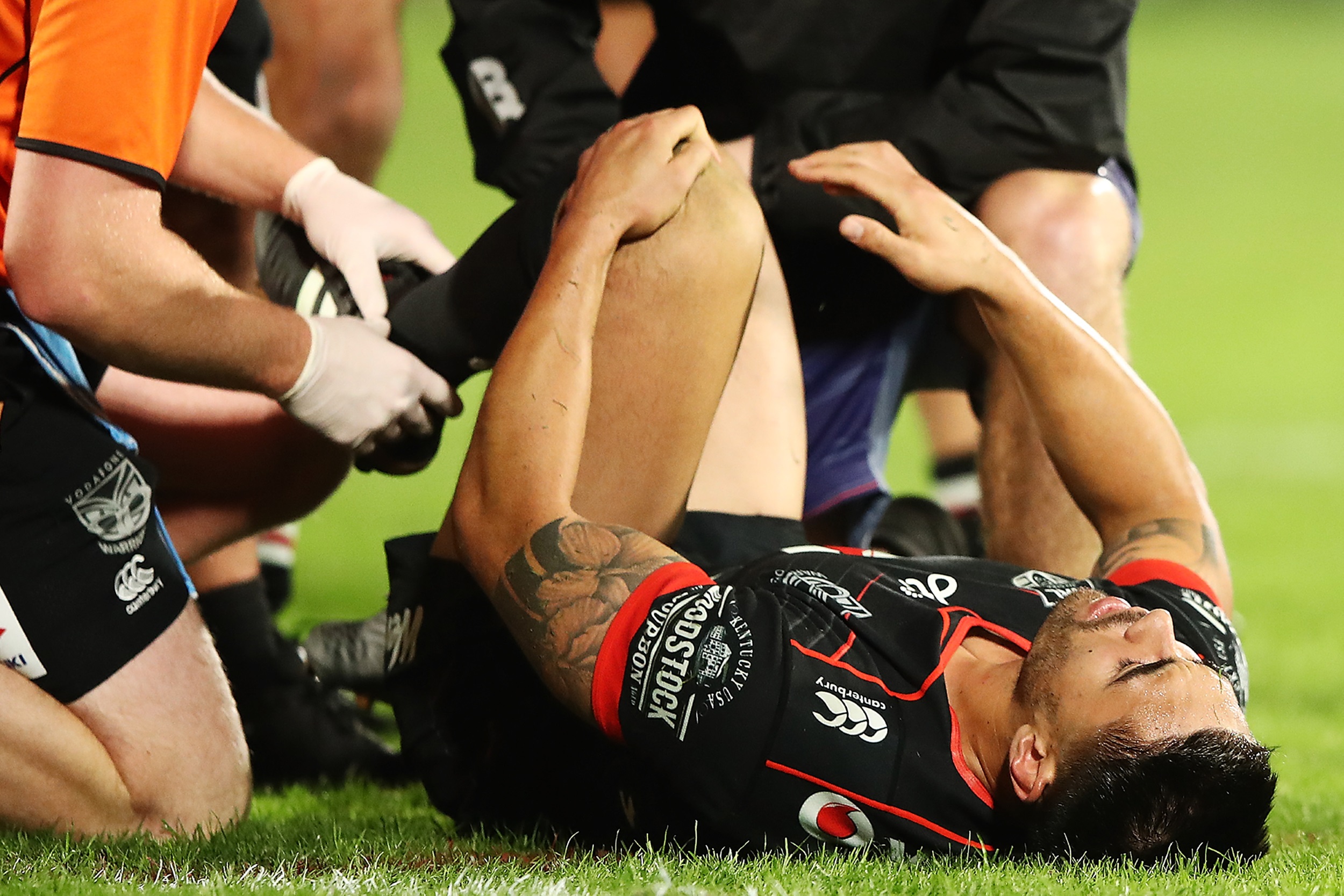 Shaun Johnson gets medical attention at Mt Smart Stadium. Photo: Getty Images 