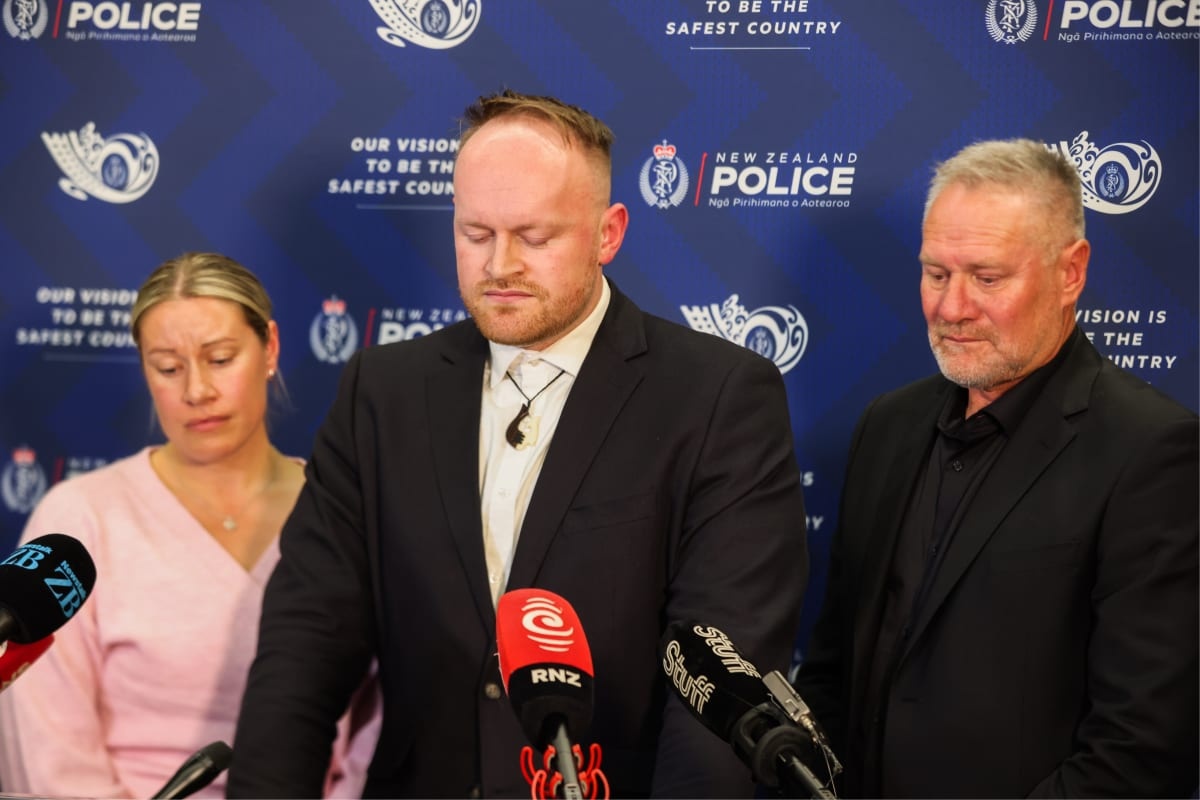 Lyn Fleming's son Aren Olsen, with other members of her family.  Photo: RNZ 

