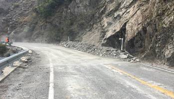 The slip site after NZTA crew spent the day clearing rocks. Photo: NZTA