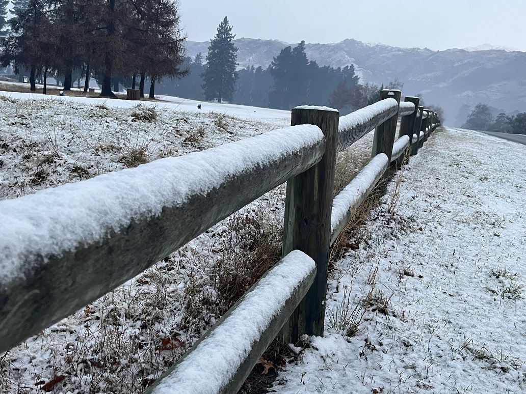 Snow in Cromwell this morning. Photo: Shannon Thomson
