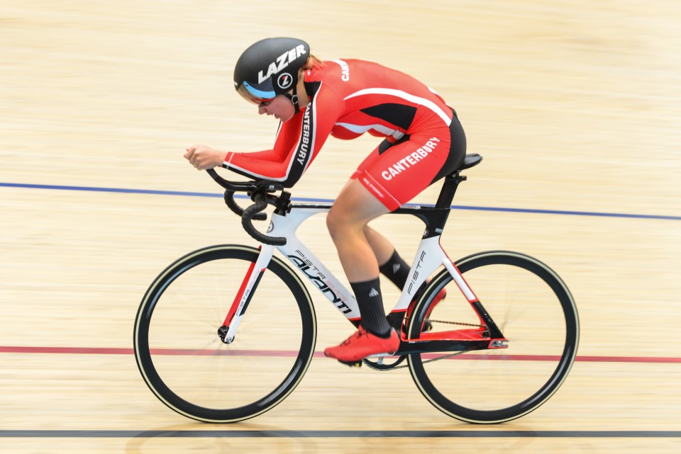 Amelia Sykes broke the 2000m individual pursuit record at the national age-group track...