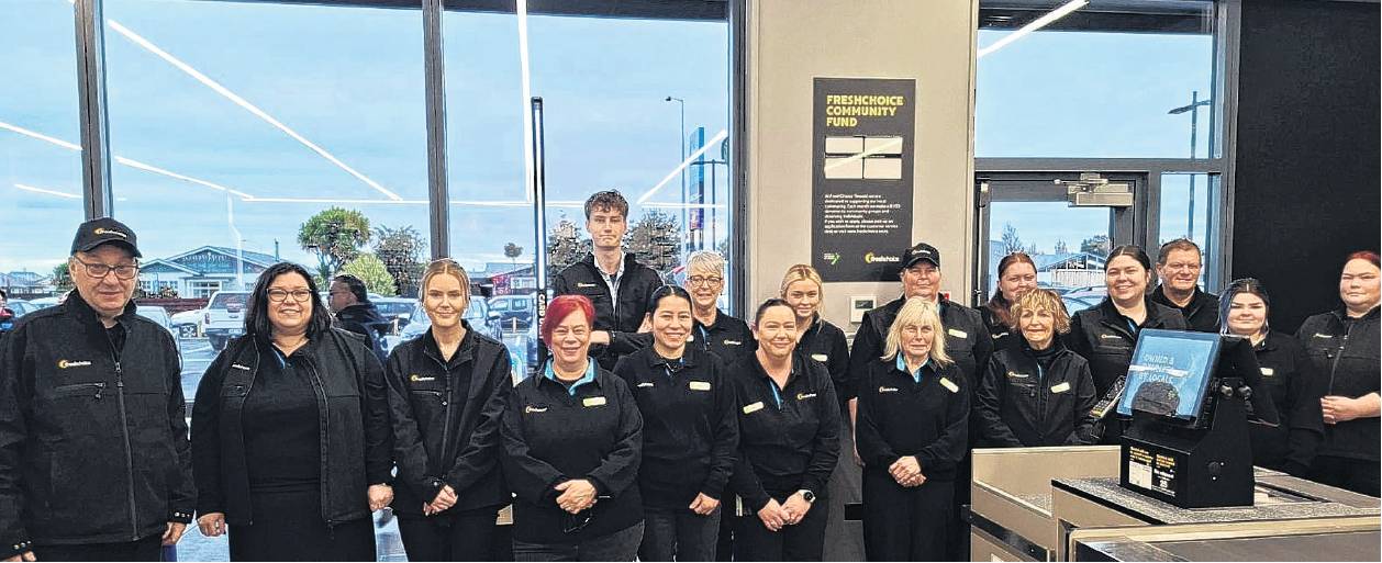 FreshChoice Tinwald owner/operators Paul and Gaylene Thompson, left, and staff members. PHOTO:...