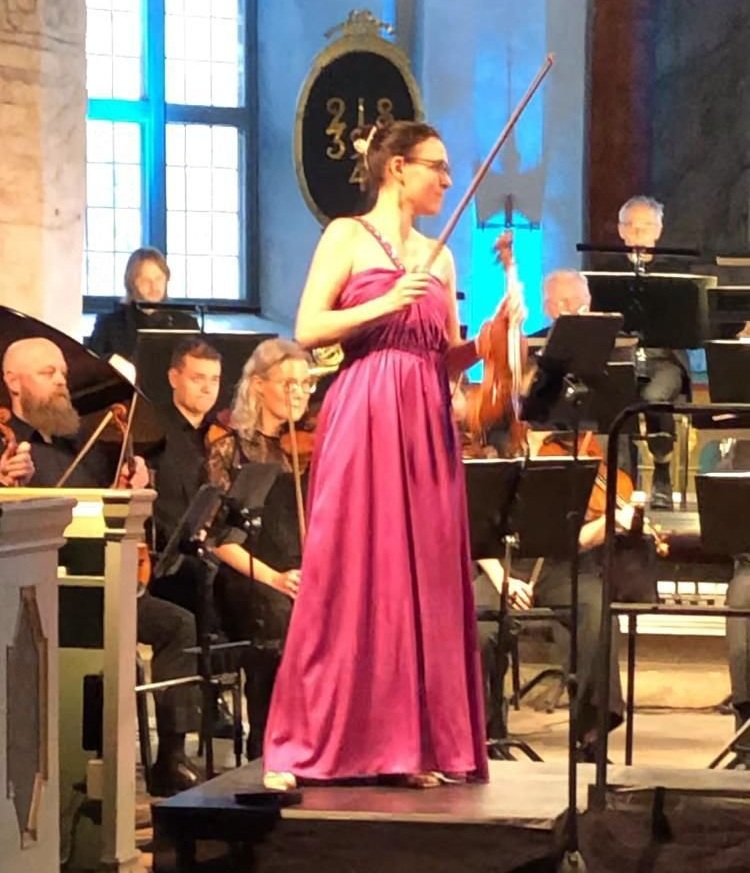 Manu Berkeljon performs with Dala Sinfoniettan in Sweden. PHOTOS: SUPPLIED