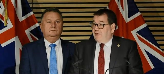 Finance Minister Grant Robertson (front) with Infrastructure Minister Shane Jones. Image: RNZ