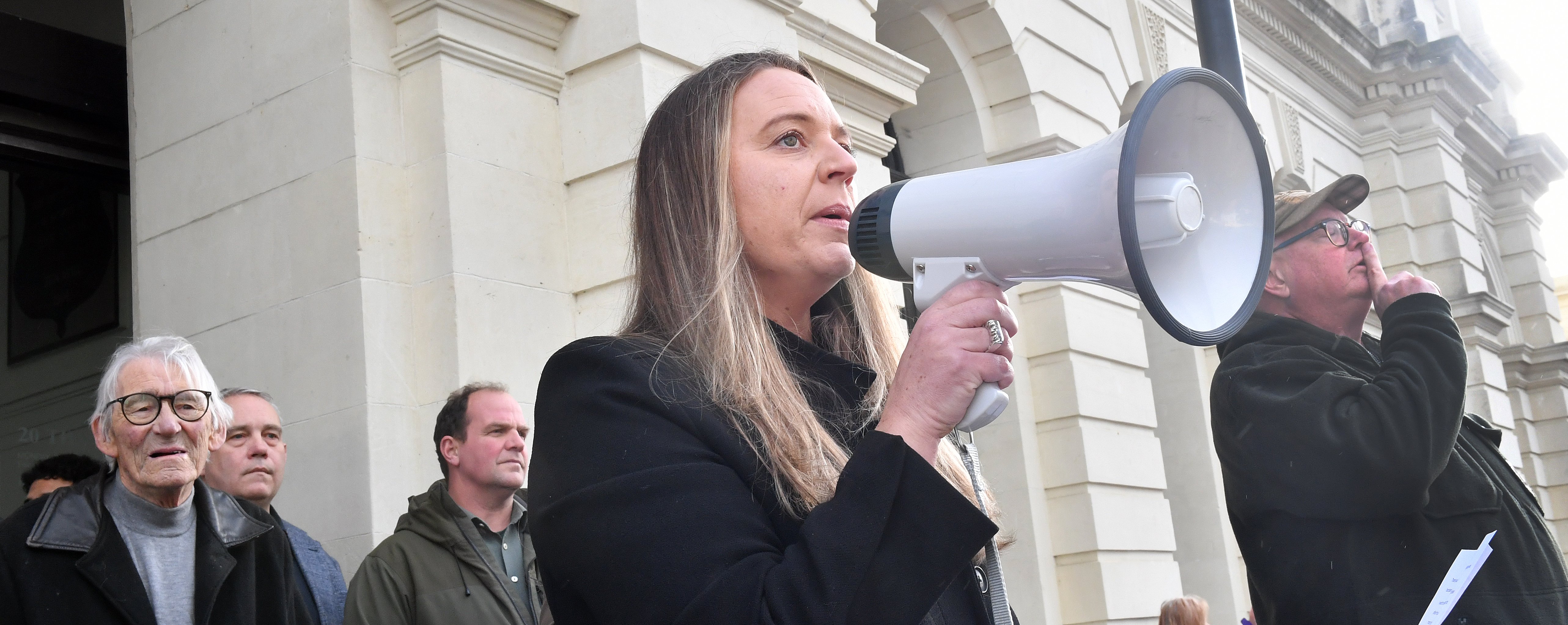 Mayor Mel Tavendale addresses the protest. 