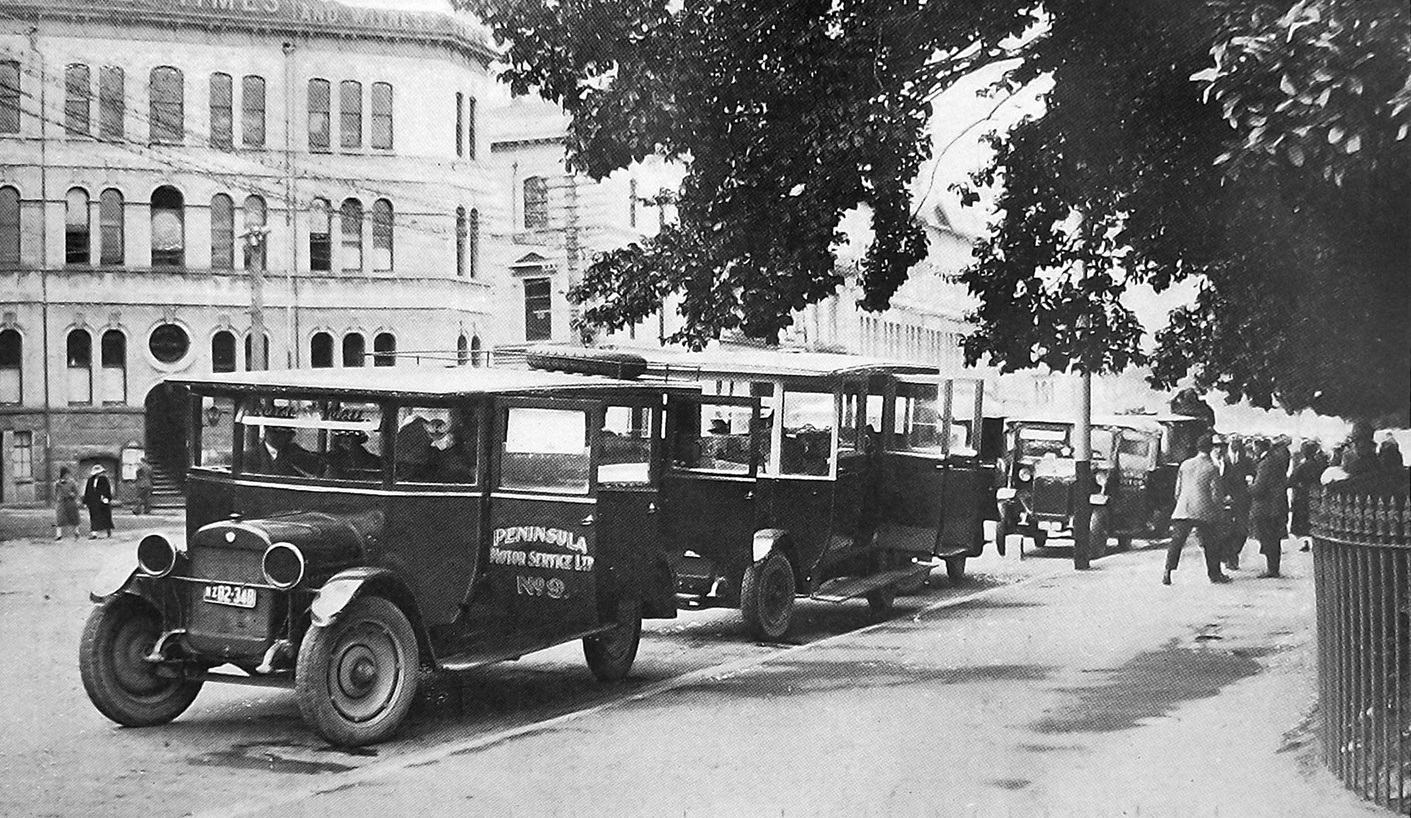 Peninsula Motor Service buses line up at Queens Gardens, Dunedin. — Otago Witness, 12.1.1926 