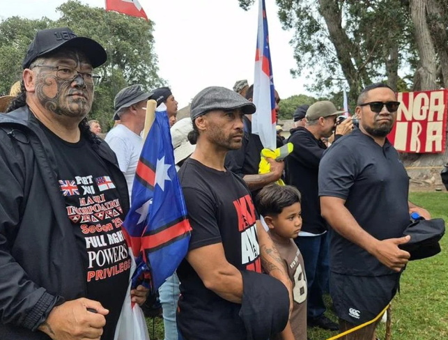 Protesters led by Wikitana Popata. Photo: RNZ / Craig McCulloch