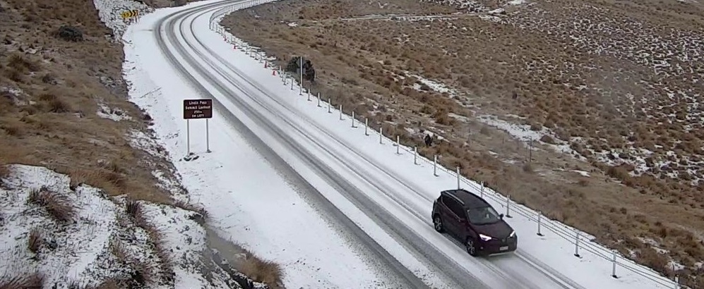 Snow on the Lindis Pass (State Highway 8) this morning. Photo: Waka Kotahi/ NZTA