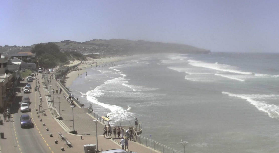 St Clair was a drawcard for people in Dunedin over the weekend. Photo: DCC webcam