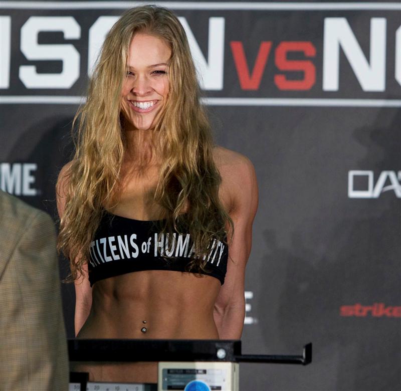 ronda_rousey_smiles_during_a_weigh_in_in_columbus__4f84d53f5b.JPG