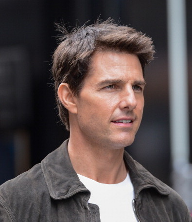 Does Tom Cruise's hair cut align with military regulations in either Top  Gun movie? - Quora