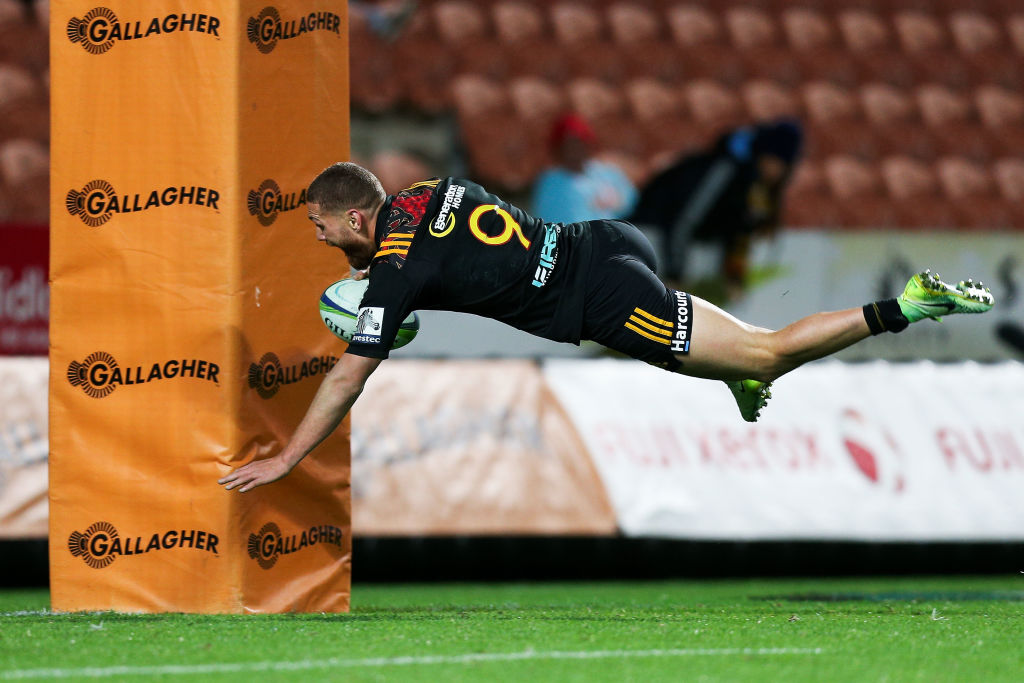 Tawera Kerr-Barlow of the Chiefs dives over for a try during the round 15 Super Rugby. Photo: Getty
