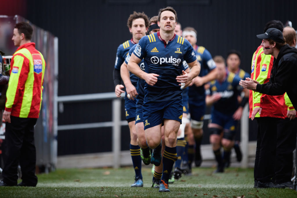 Ben Smith of the Highlanders leads his team onto the field. Photo: Getty