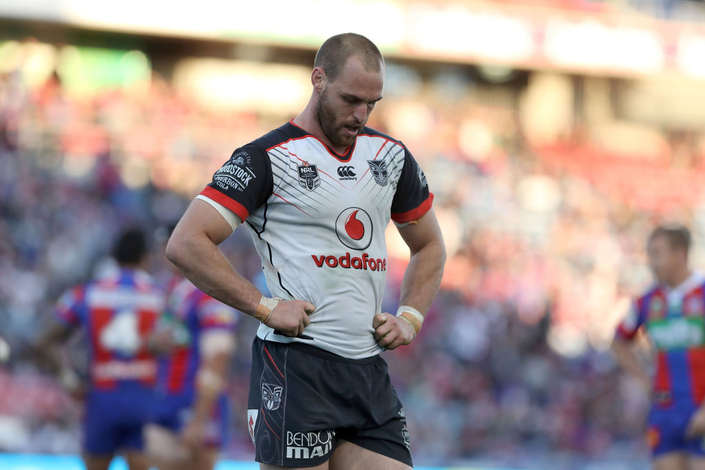 Simon Mannering of the Warriors looks dejected after losing to the Knights. Photo: Getty