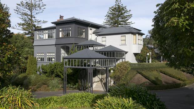 A briefcase near Premier House sparked a road closure earlier today. Photo: NZ Herald 