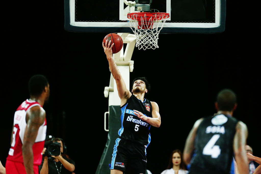 Shea Ili scores a reverse lay-up for the Breakers against the Illawarra Hawks. Photo Getty