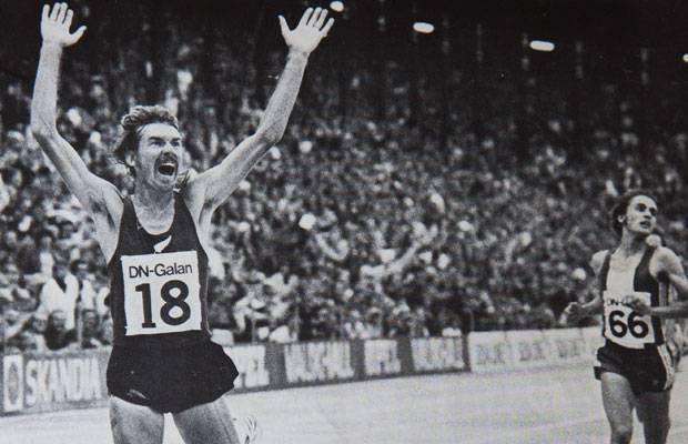 Dick Quax celebrates breaking the world 5000m record. Photo: NZ Herald