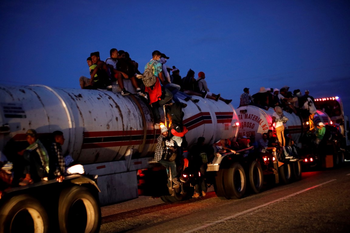 Mexico offers temporary work permits to members of migrant caravan Mexico offers temporary work permits to members of migrant caravan