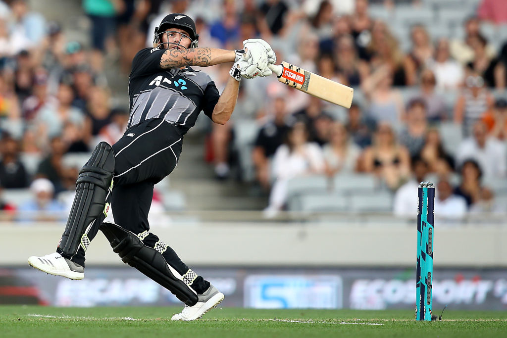 Doug Bracewell hits out for New Zealand against Sri Lanka in the T20 match at Eden Park. Photo:...