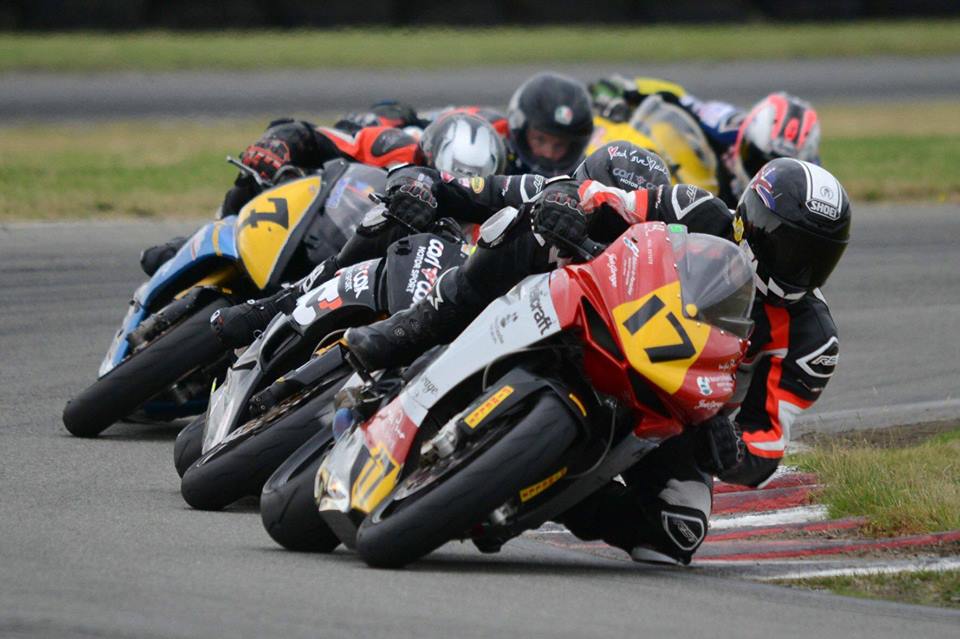 Dale Finch (#17), on the Helicraft Racing MV Agusta 675 F3, leads the NZ Supersport 600...