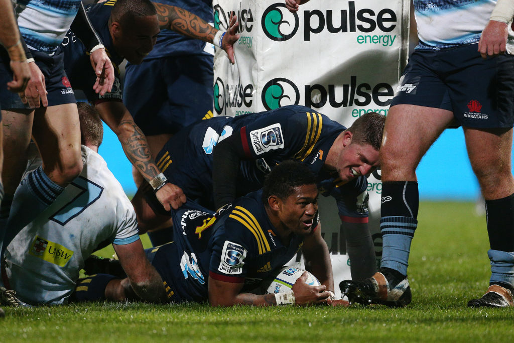 Waisake Naholo scores for the Highlanders against the Waratahs. Photo: Getty 