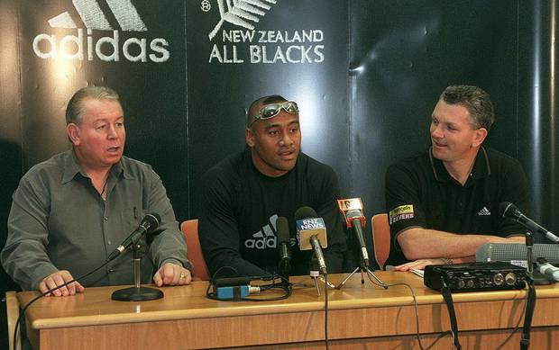 Jonah Lomu seen in 1999 with Phil Kingsley-Jones (left) and NZRFU CEO David Rutherford. Photo / Getty