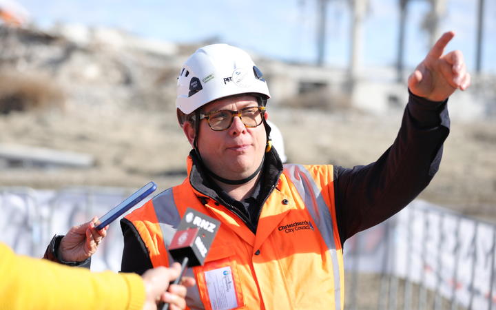 Lee Butcher is overseeing the demolition. Photo: RNZ 