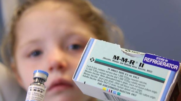 The Ministry of Health is warning people travelling to Auckland to make sure they are vaccinated...