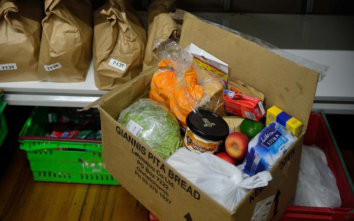 The number of food parcels handed out by the Auckland City Mission is climbing. Photo: RNZ 