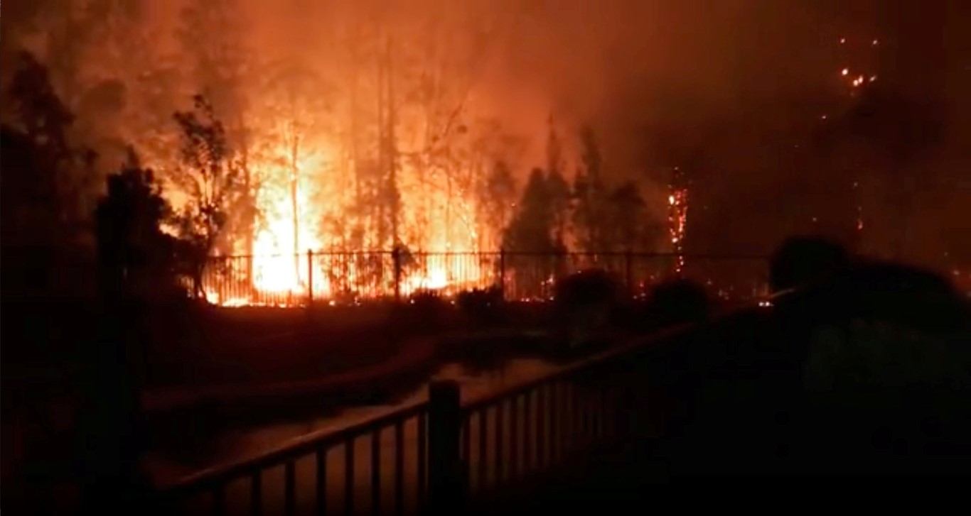 A fire rages on in Rainbow Flat, New South Wales. Photo: @ ethanborlephotography/via REUTERS