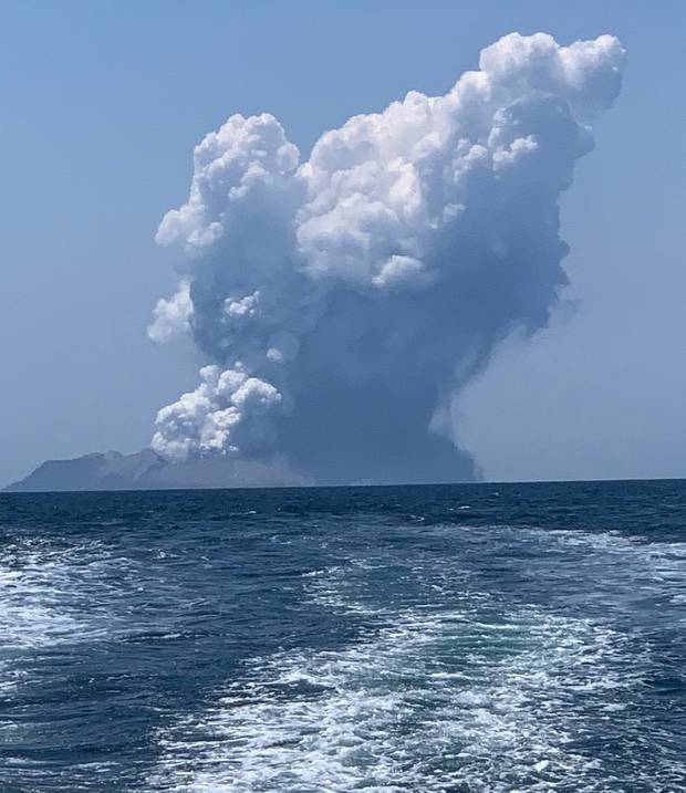 Massive plumes of smoke from Whakaari/White Island. Photo / via zurraspismo on Twitter