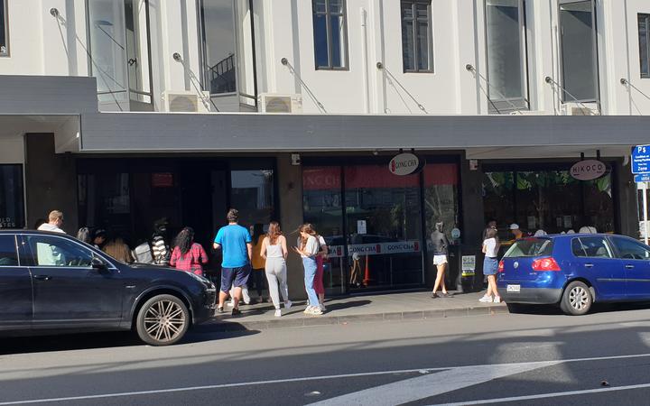 A queue for bubble tea in Newmarket store Gongcha, Auckland on 28 April. Photo: RNZ 