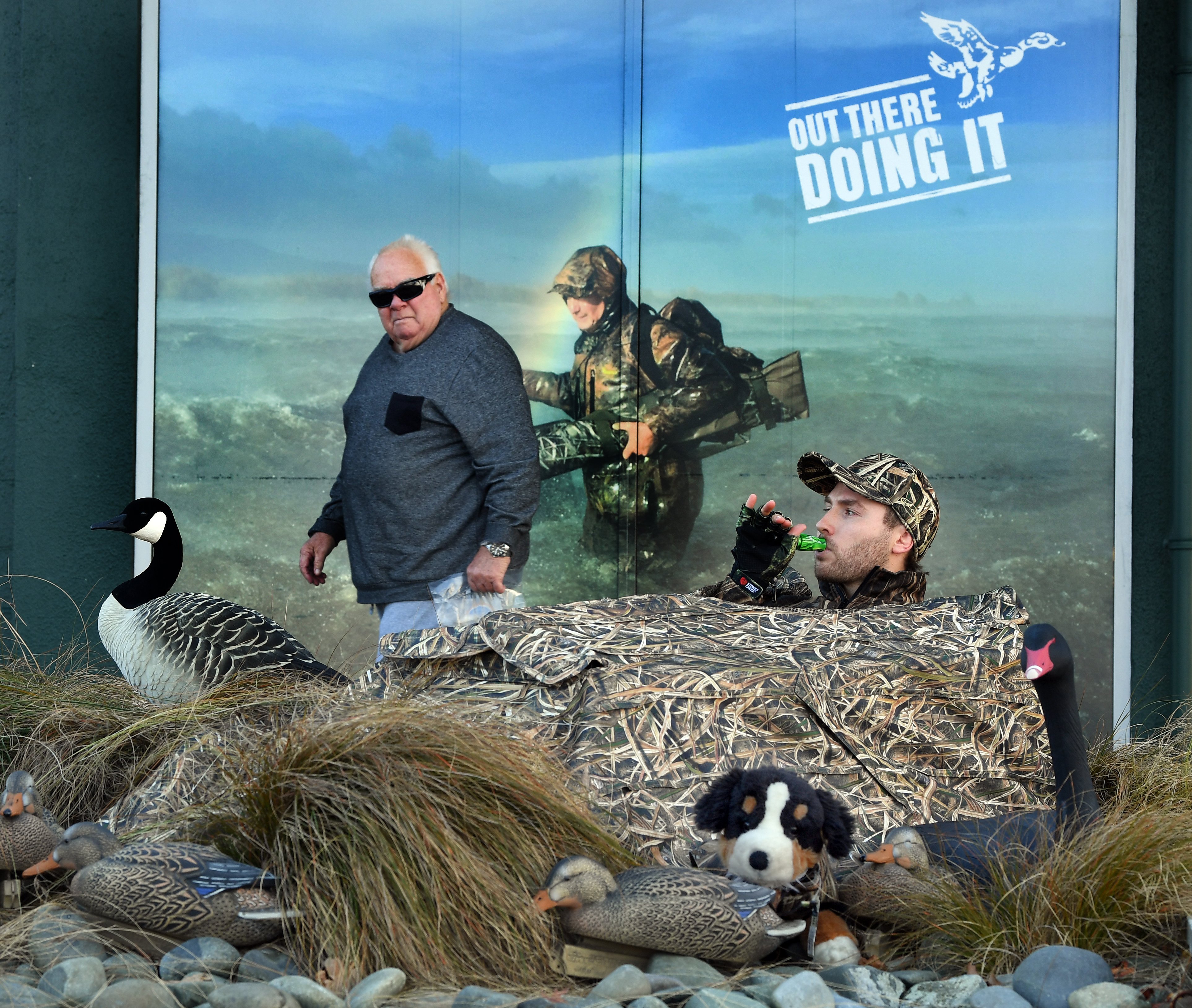 Leaving the Dunedin Hunting and Fishing store, Ian Reeves is intrigued to find Mason Court trying...