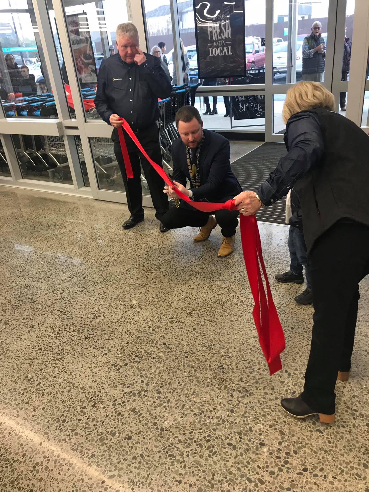 Selwyn Mayor Sam Broughton cuts the ribbon to open the new FreshChoice. Photo: Matt Slaughter