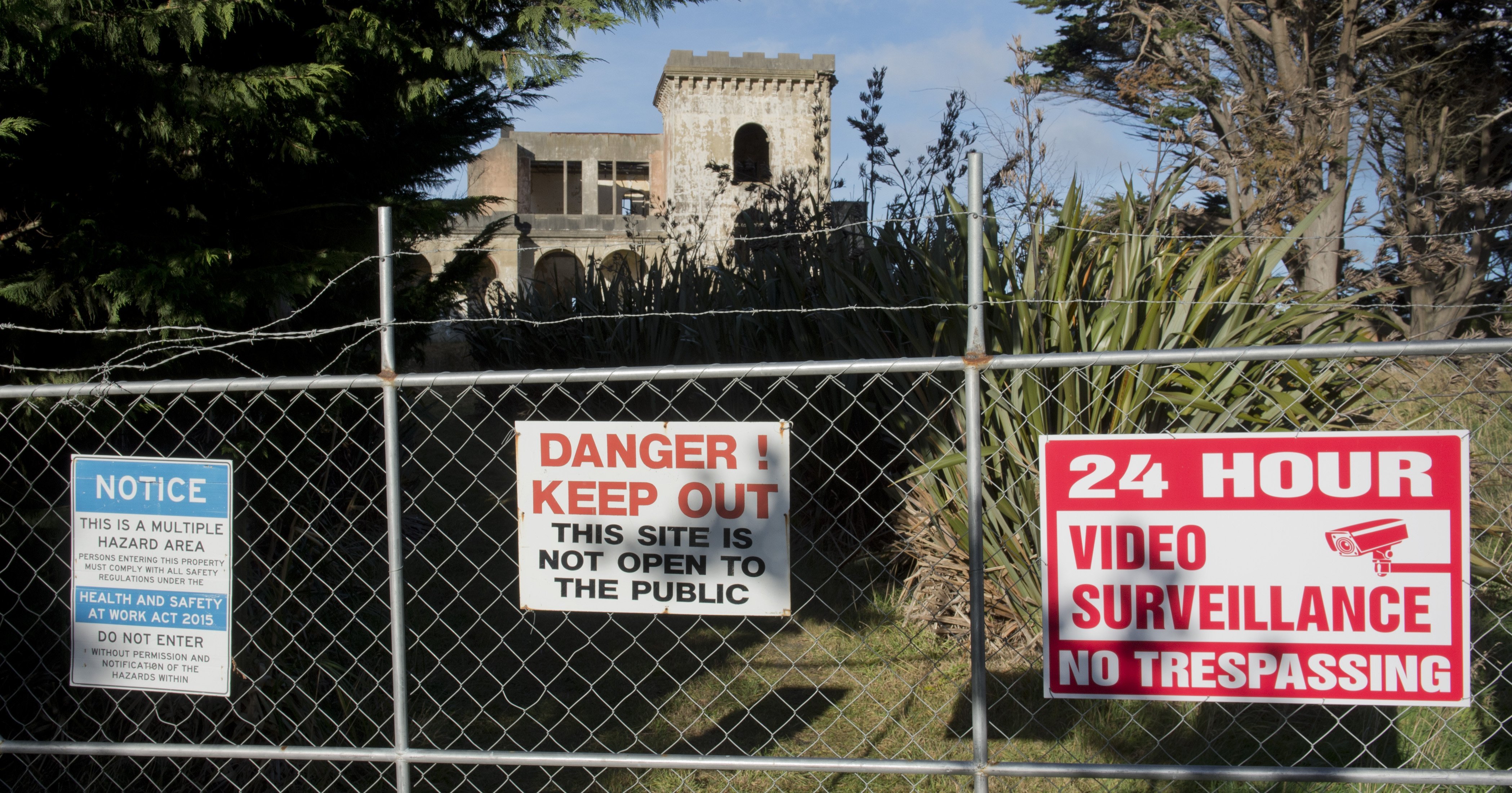 Signs outside Cargill’s Castle warn visitors against entering. PHOTO: GERARD O’BRIEN 
