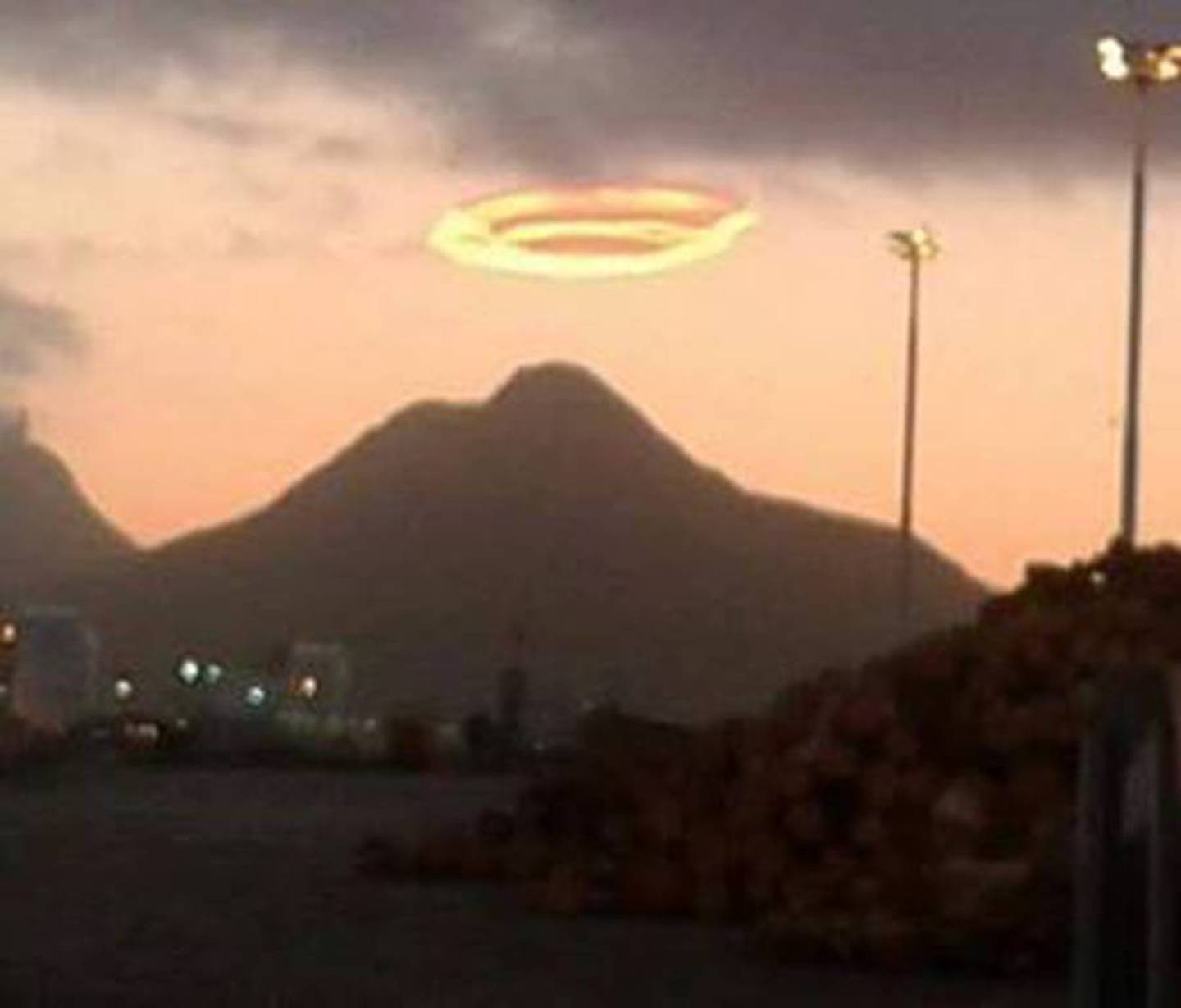 The lenticular cloud in 2016 over NZ. Photo: NZH File