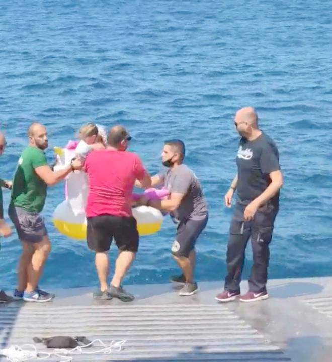 The girl was rescued by the ferry crew. Photo: Twitter