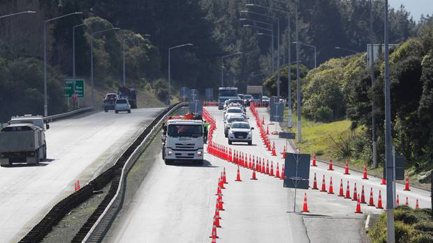 The police checkpoint at State Highway 1 at Bombay. Photo: NZ Herald