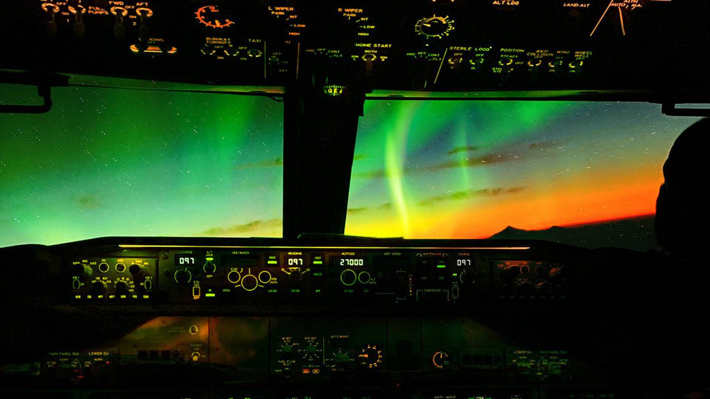 Book a flight to the Southern Lights. Photo: Shandell Venegas, Unsplash