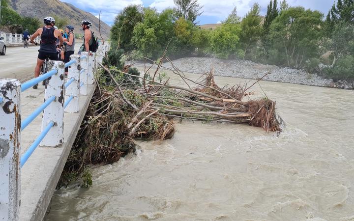 Log jam at the Kakanui River rail bridge. Photo: Facebook / Waitaki District Council