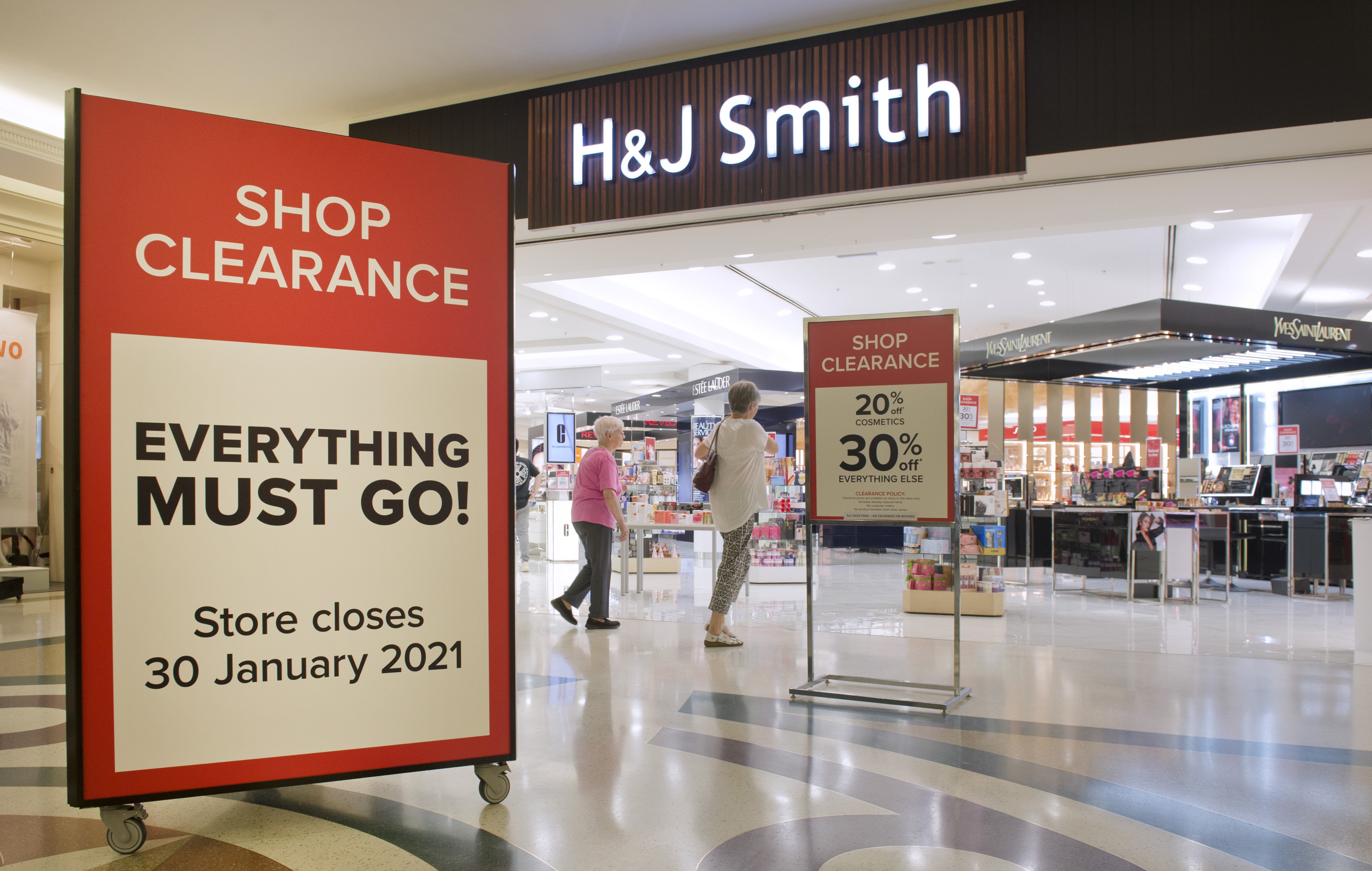 H&J Smith in the Meridian Mall, clearing stock before its imminent closure. PHOTO: GERARD O’BRIEN
