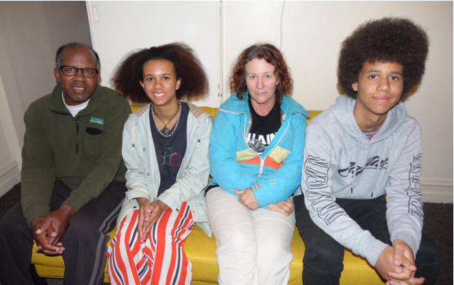 Lewis and Ori with their parents Nathaniel Scott Jr and Michelle O'Malley-Scott. Photo: RNZ